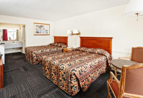 Hotel Red Carpet Inn - Louisville