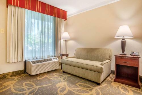 Hotel Clarion Inn Conference Center Gonzales