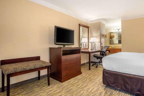 Hotel Clarion Inn Conference Center Gonzales