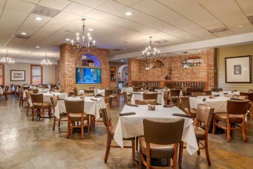 Hotel Clarion Inn Conference Center Gonzales