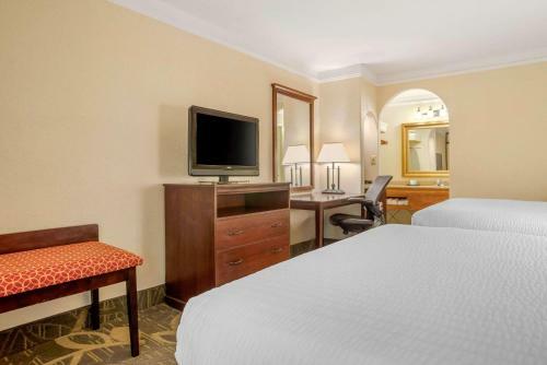 Hotel Clarion Inn Conference Center Gonzales