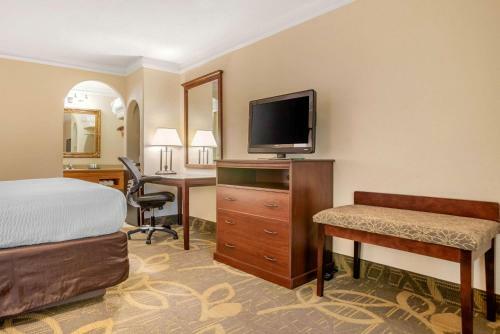 Hotel Clarion Inn Conference Center Gonzales