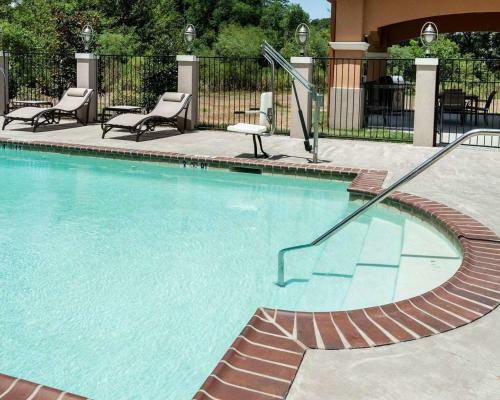 Hotel Comfort Suites Oil Center Lafayette