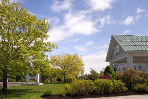 Hotel Acadia Inn