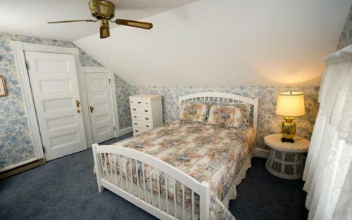 Posada Thornhedge Inn