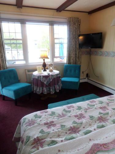 Claddagh Motel & Suites