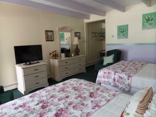Claddagh Motel & Suites
