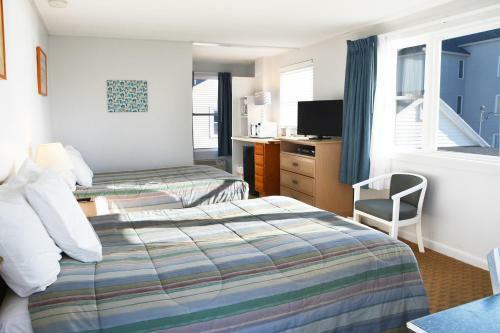 Crest Motel