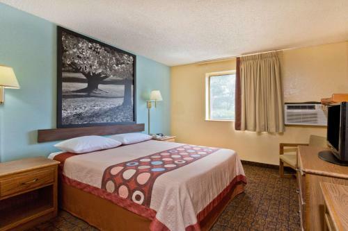 Hotel Super 8 Lexington Park/california Area