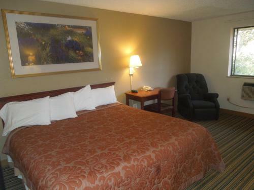 Super 8 Motel Waldorf