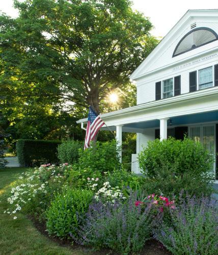 Bed & Breakfast Chatham Gables Inn