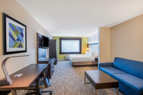 Holiday Inn Express Hotel & Suites Boston - Marlboro
