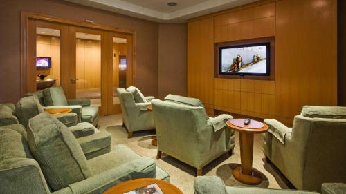 Luxury Apartments Steps Away From Massachusetts General Hospital