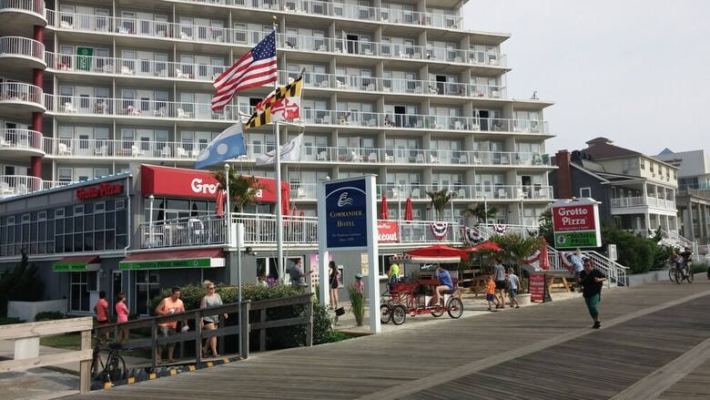 Commander Hotel