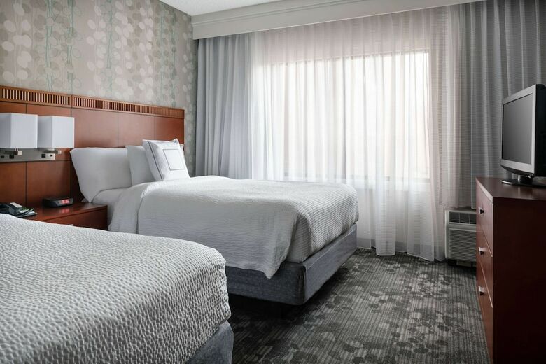 Hotel Courtyard By Marriott Phoenix Camelback
