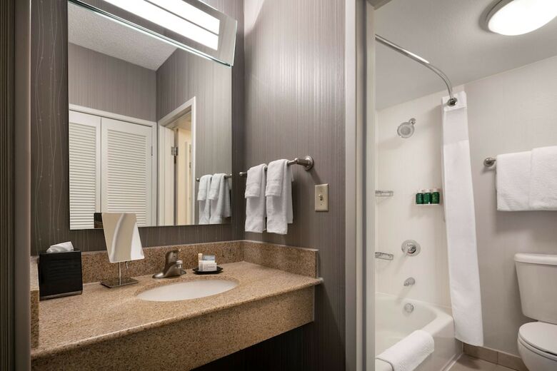 Hotel Courtyard By Marriott Phoenix Camelback