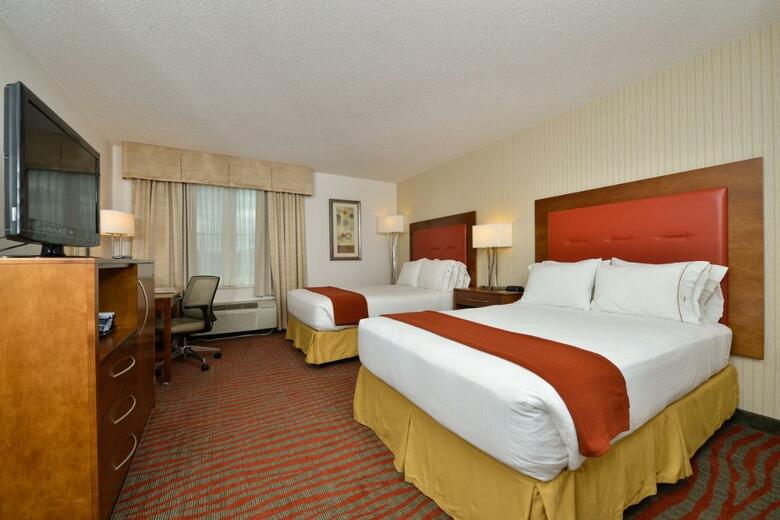 Holiday Inn Express Boston/milford Hotel