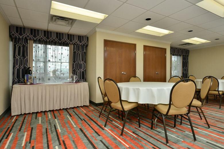 Holiday Inn Express Boston/milford Hotel