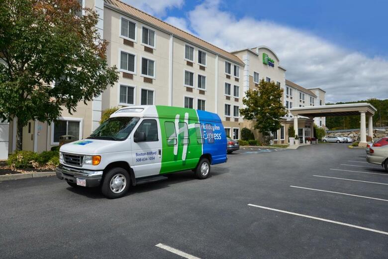 Holiday Inn Express Boston/milford Hotel