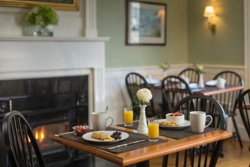 Bed & Breakfast Brass Lantern Inn