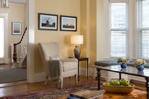 Bed & Breakfast Brass Lantern Inn
