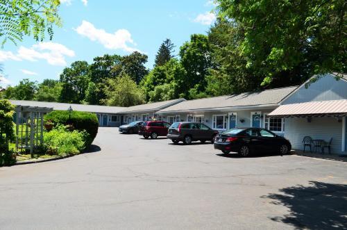 Maple Terrace Motel