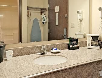 Hotel Baymont Inn & Suites - Battle Creek