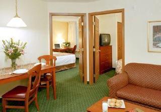Hotel Towneplace Suites Detroit Dearborn
