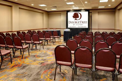 Hotel Doubletree By Hilton Dearborn