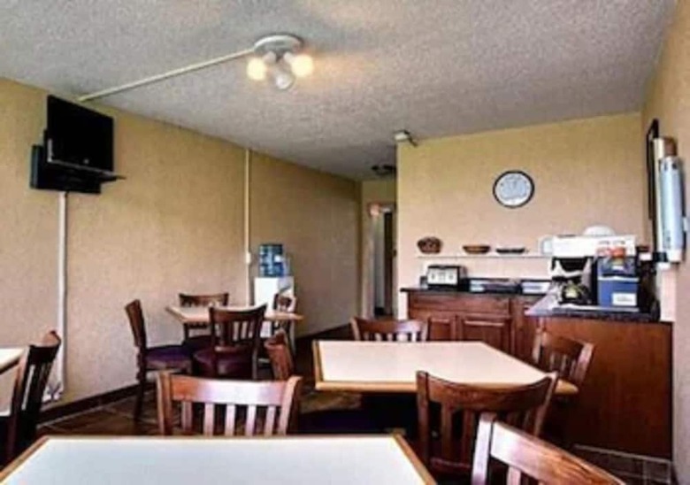 Hotel Airport Inn Flint