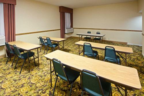 Hotel Country Inn & Suites Saginaw