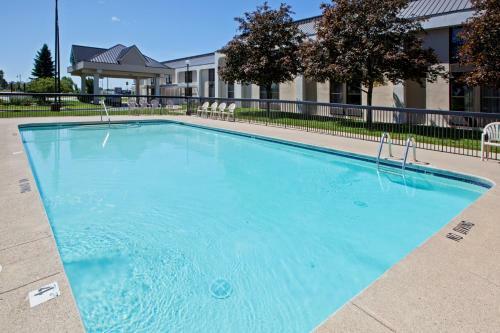 Hotel Country Inn & Suites Saginaw