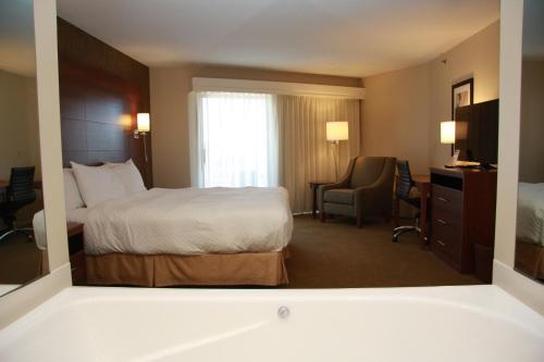 Motel Budget Host Inn & Suites