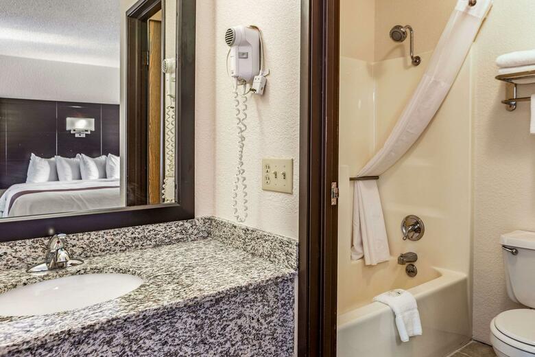 Hotel Quality Inn Lakefront