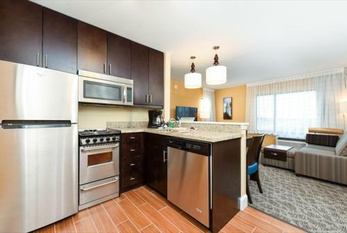 Hotel Towneplace Suites By Marriott Detroit Commerce