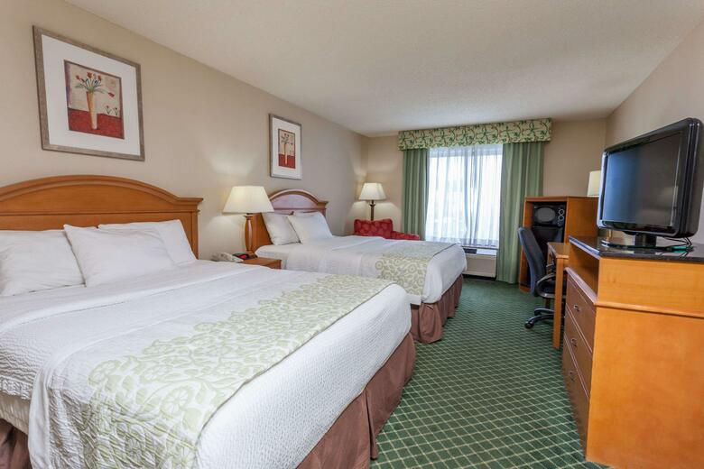 Hotel Days Inn & Suites By Wyndham Warren