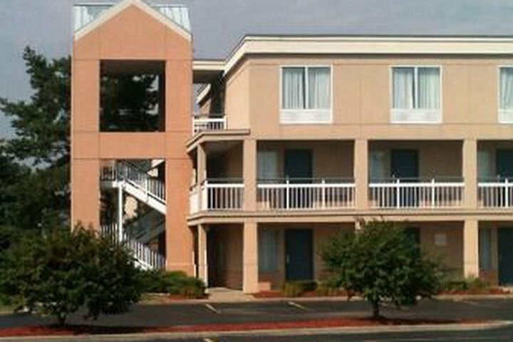Hotel Days Inn & Suites By Wyndham Warren