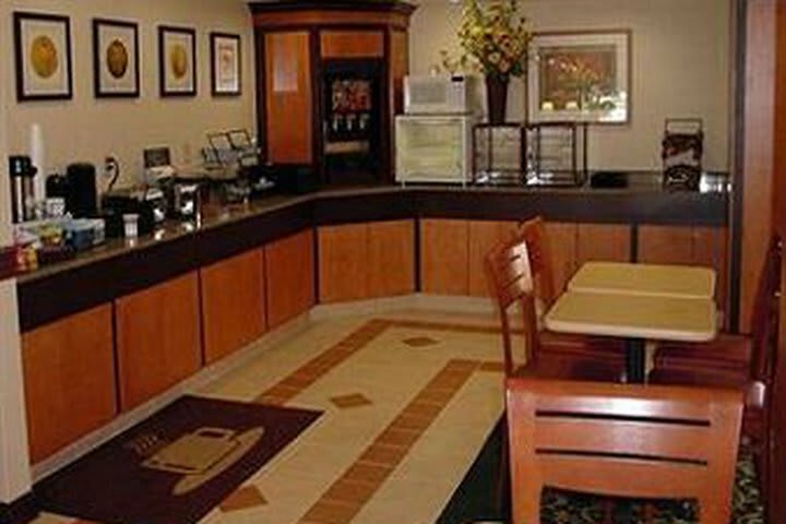 Hotel Days Inn & Suites By Wyndham Warren
