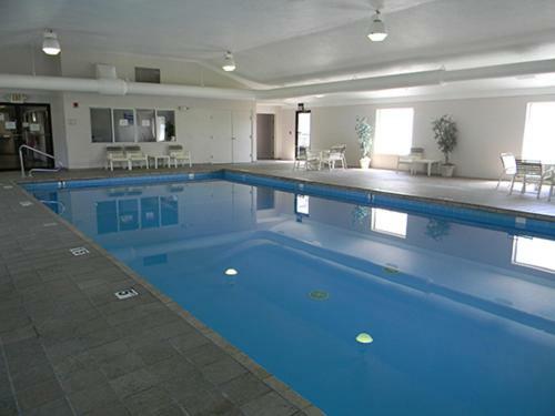 Boarders Inn & Suites By Cobblestone Hotels - Munising