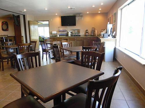 Boarders Inn & Suites By Cobblestone Hotels - Munising