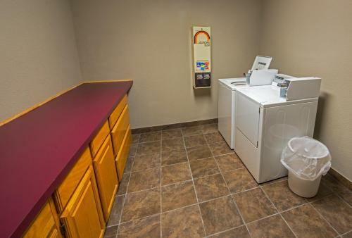 Boarders Inn & Suites By Cobblestone Hotels - Munising