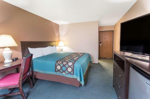 Hotel Super 8 By Wyndham Austin Mn
