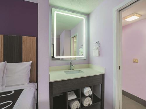Hotel La Quinta By Wyndham Minneapolis Northwest