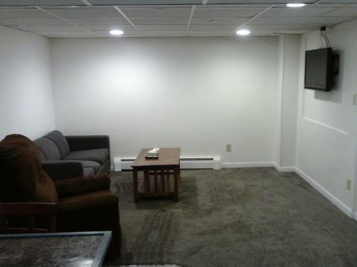 Hotel 5th Avenue Inn & Suites