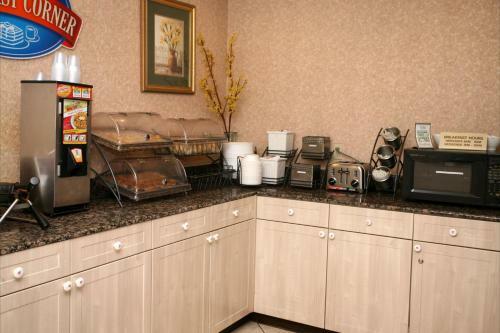 Hotel Baymont By Wyndham Hattiesburg