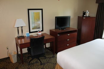 Holiday Inn Express Hotel & Suites Starkville