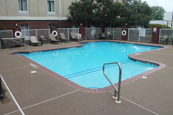 Holiday Inn Express Hotel & Suites Starkville
