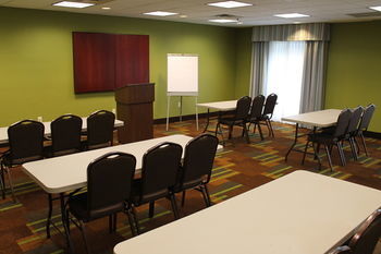 Holiday Inn Express Hotel & Suites Starkville