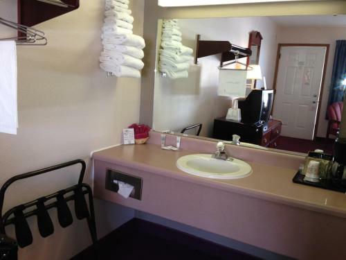 Motel Twelve Oaks Inn