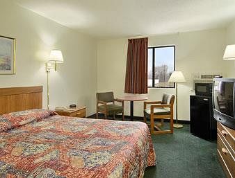 Hotel Super 8 Eureka/six Flags Nearby